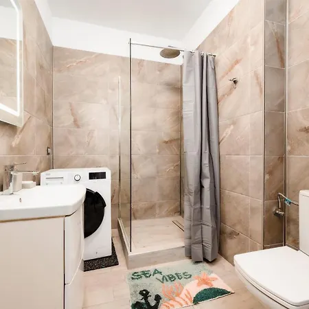 Luxury Alezzi Beach Piscina Incalzita Sauna Jacuzzi Parking Lägenhet Năvodari