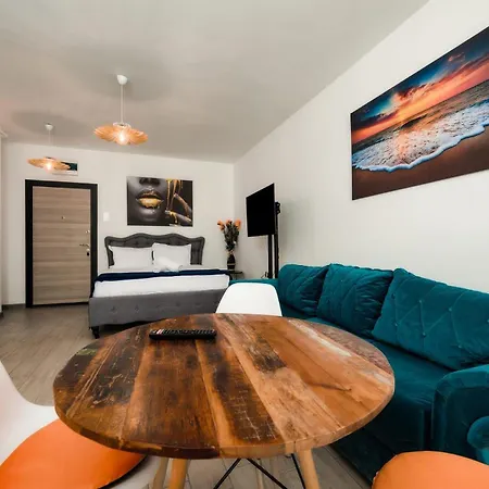 Luxury Alezzi Beach Piscina Incalzita Sauna Jacuzzi Parking Lägenhet Năvodari