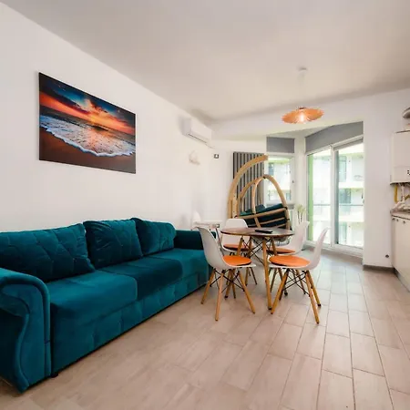 Luxury Alezzi Beach Piscina Incalzita Sauna Jacuzzi Parking Lägenhet